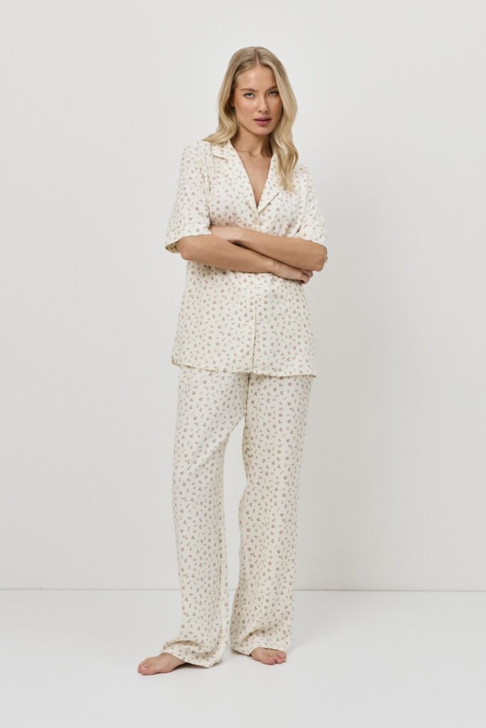 Пижама с брюками CAPRIELLE