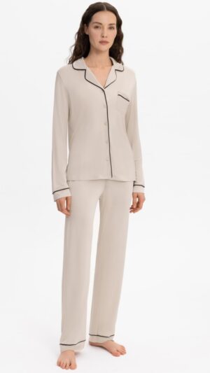 sku: W22-00SV300 | Brand: Marc Andre  | Size: 38 40 42 44 46  | Colors: Бежевый  | Бренды Marc&Andre | Домашняя одежда Пижамы | Title: Пижама с брюками TRUE ROMANCE