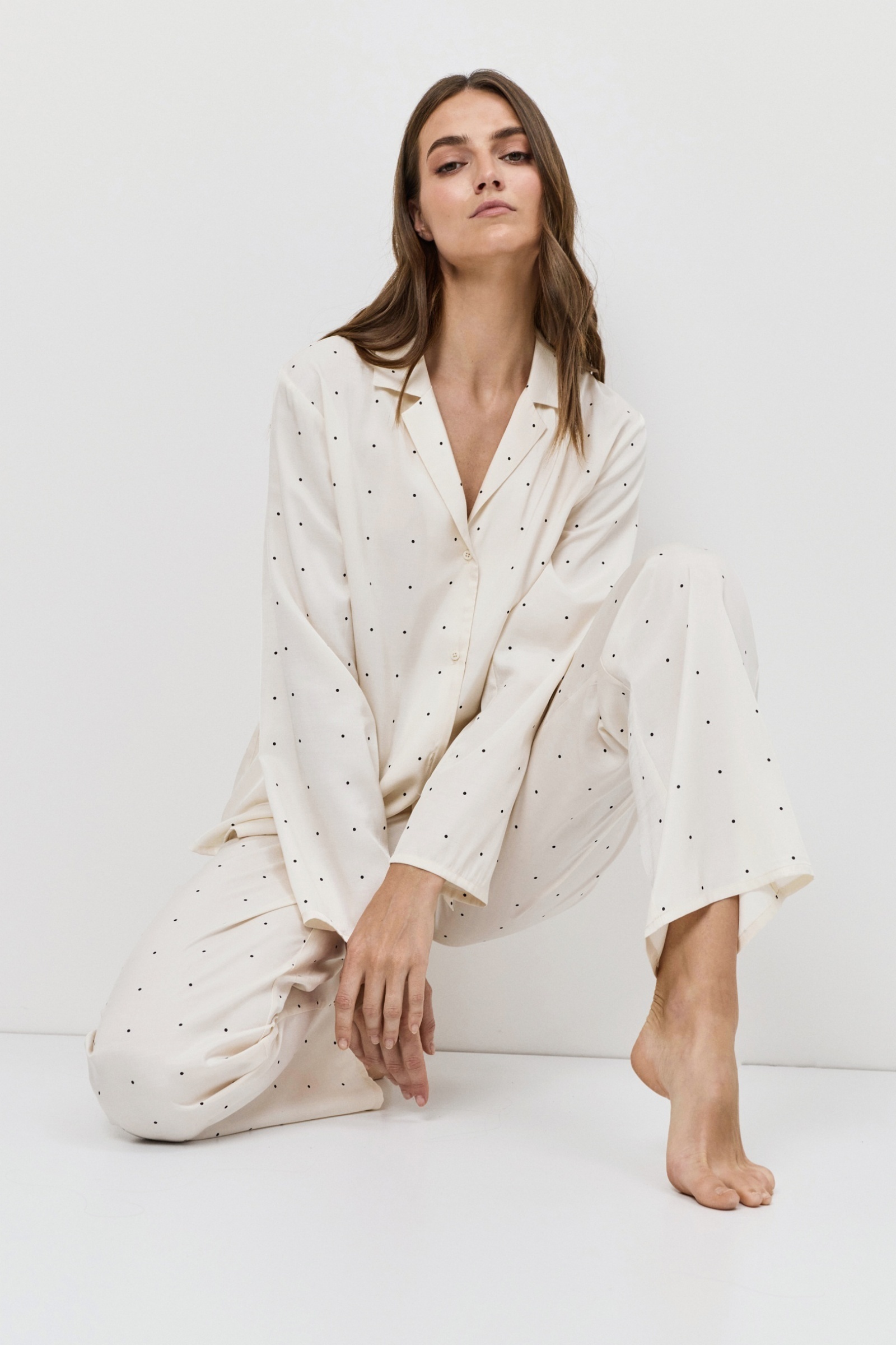 sku: ALBA | Brand: Aruelle  | Size: XSmall Small Medium Large XLarge XXLarge  | Colors: Экрю  | Бренды Aruelle | Домашняя одежда Пижамы | Title: Пижама с брюками ALBA