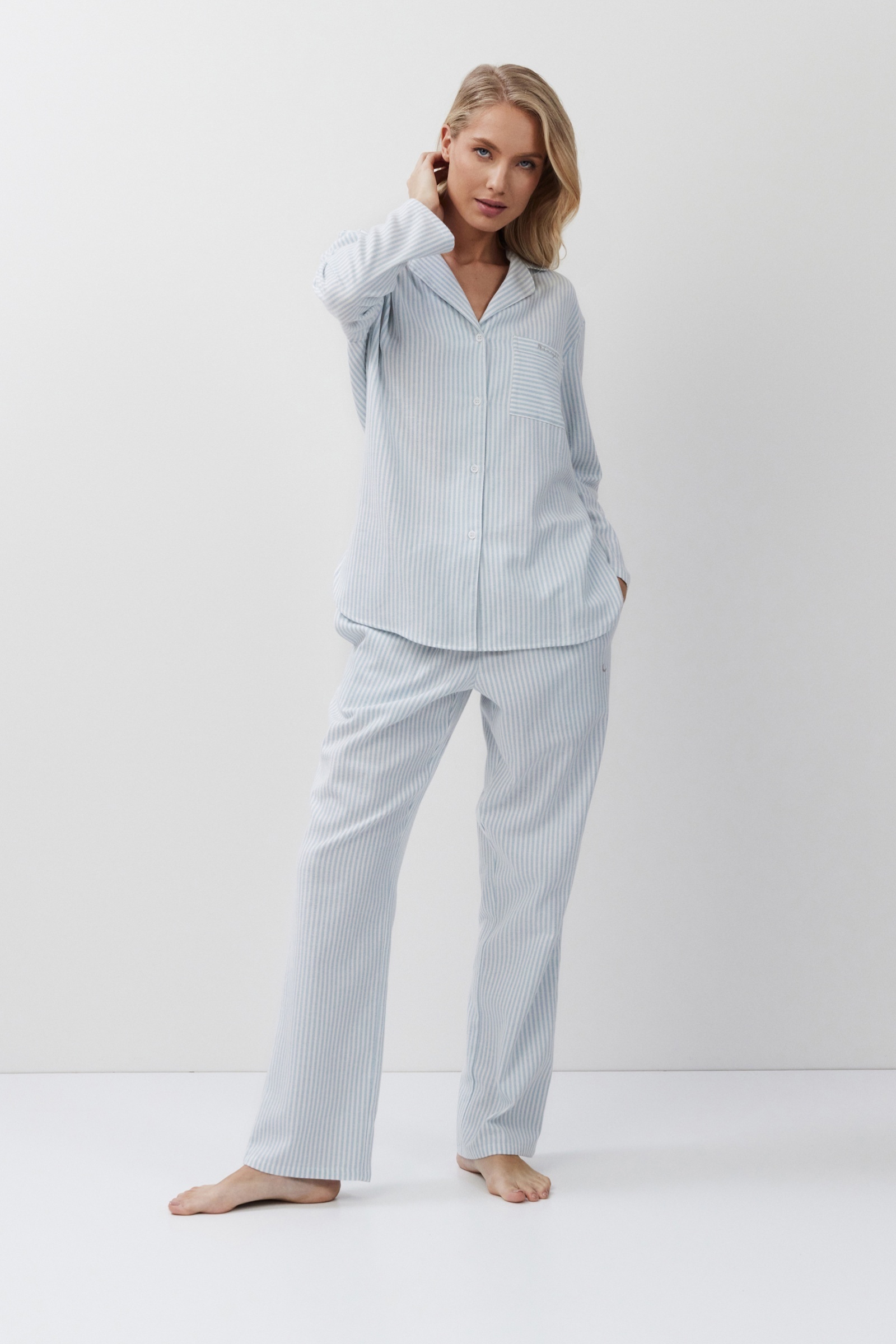 sku: BROOKE | Brand: Aruelle | Size: XSmall Small Medium Large XLarge XXLarge | Colors: Голубой | Бренды Aruelle | Домашняя одежда Пижамы | Title: Пижама с брюками BROOKE