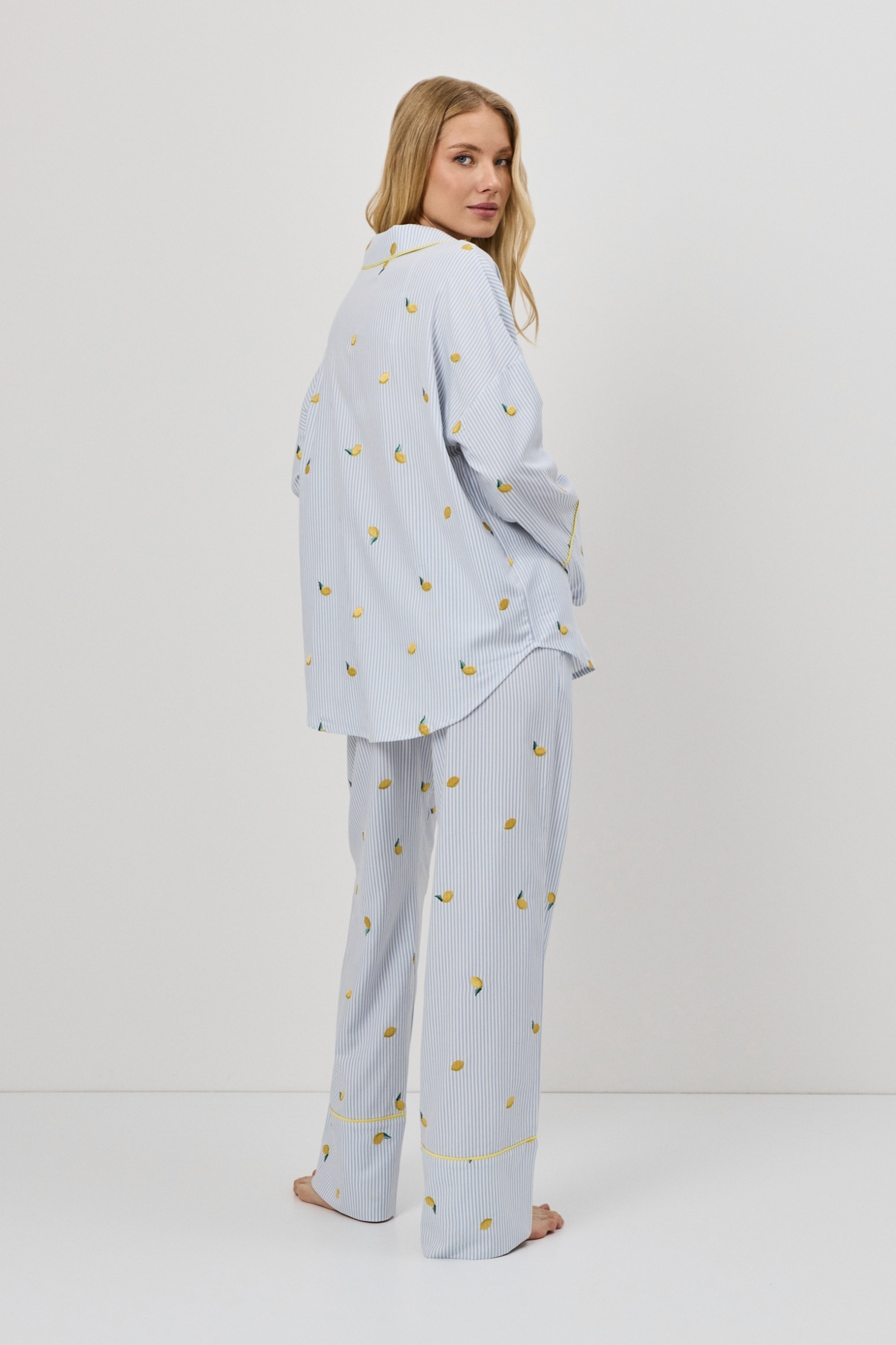 sku: LENORA | Brand: Aruelle  | Size: XSmall Small Medium Large XLarge XXLarge  | Colors: Светло-Голубой  | Бренды Aruelle | Домашняя одежда Пижамы | Title: Пижама с брюками LENORA