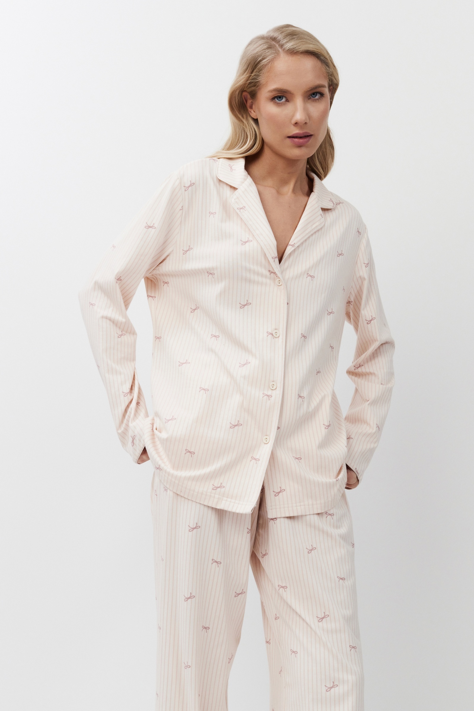 sku: YVETTE | Brand: Aruelle  | Size: XSmall Small Medium Large XLarge XXLarge  | Colors: Персиковый  | Бренды Aruelle | Домашняя одежда Пижамы | Title: Пижама с брюками YVETTE