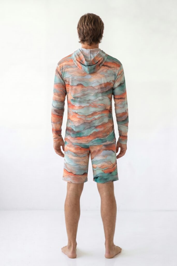 sku: 26003245 | Brand: RoDaSoleil  | Size: Small Medium Large XLarge XXLarge  | Colors: Цветной  | Бренды RoDaSoleil | Мужская коллекция Пляжная одежда | Title: Футболка ТАГАЗУТ с капюшоном