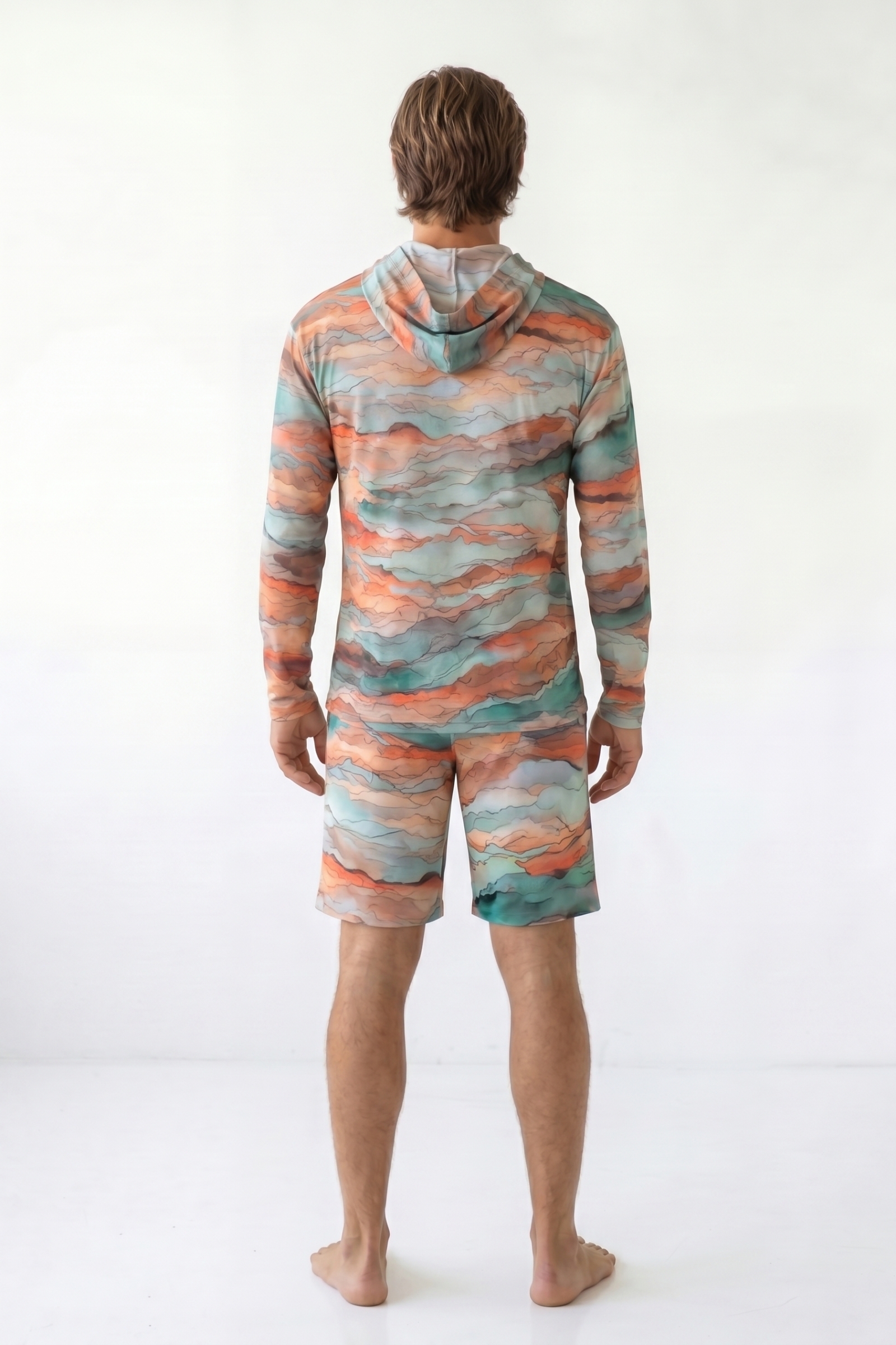 sku: 26003245 | Brand: RoDaSoleil  | Size: Small Medium Large XLarge XXLarge  | Colors: Цветной  | Бренды RoDaSoleil | Мужская коллекция Пляжная одежда | Title: Футболка ТАГАЗУТ с капюшоном