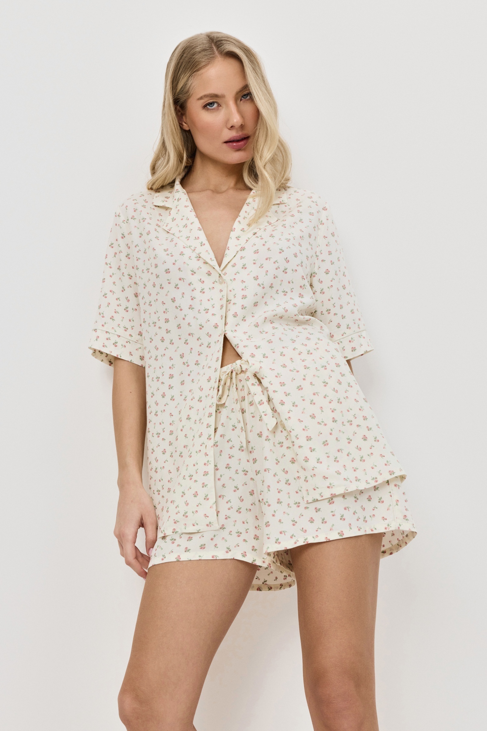 sku: CAPRIELLE | Brand: Aruelle  | Size: XSmall Small Medium Large XLarge XXLarge  | Colors: Бледно-Желтый  | Бренды Aruelle | Домашняя одежда Пижамы | Title: Пижама с шортами CAPRIELLE