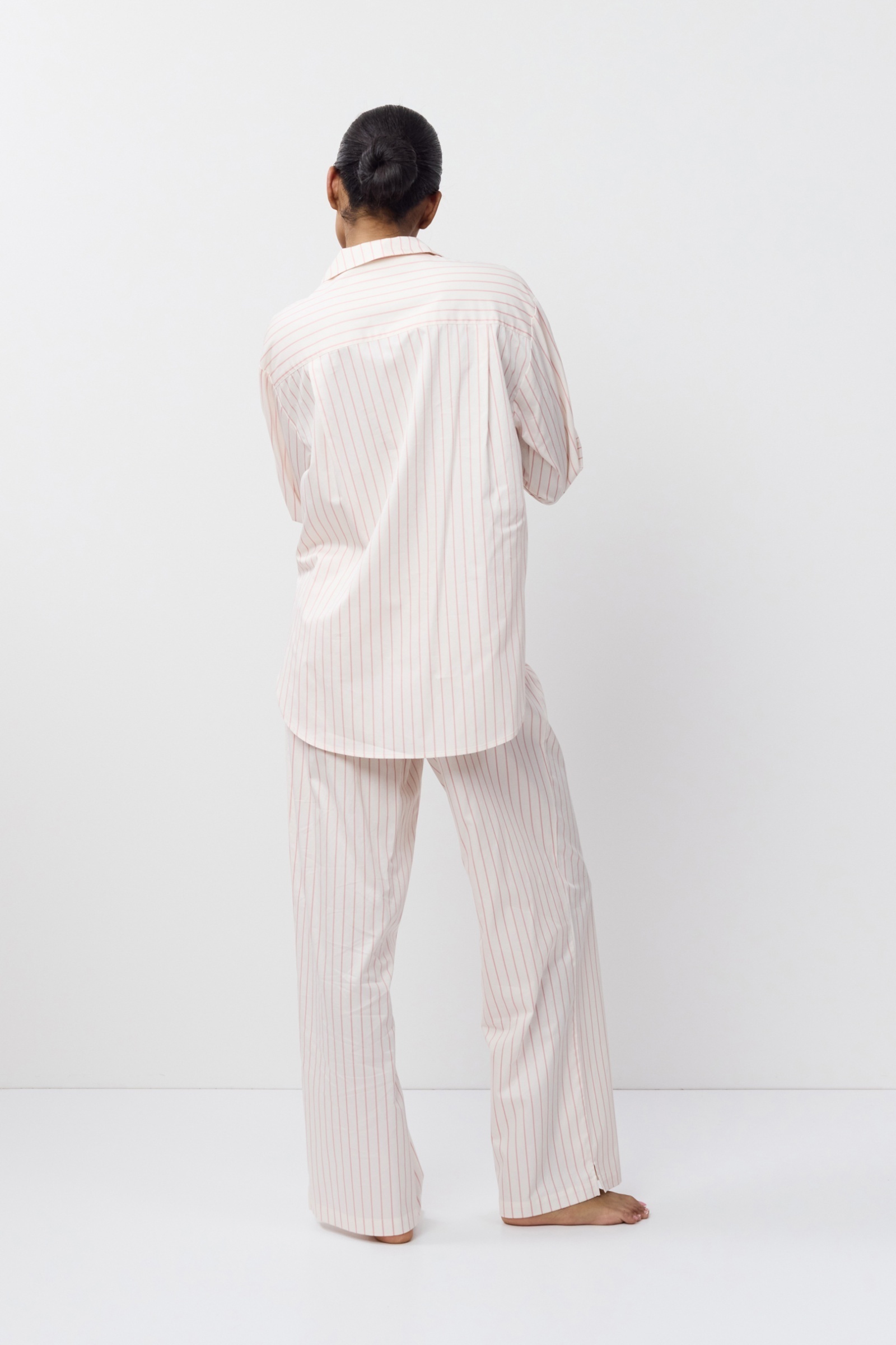 sku: ZEPHYR | Brand: Aruelle  | Size: XSmall Small Medium Large XLarge XXLarge  | Colors: Кремовый/Розовый  | Бренды Aruelle | Домашняя одежда Пижамы | Title: Пижама с брюками ZEPHYR