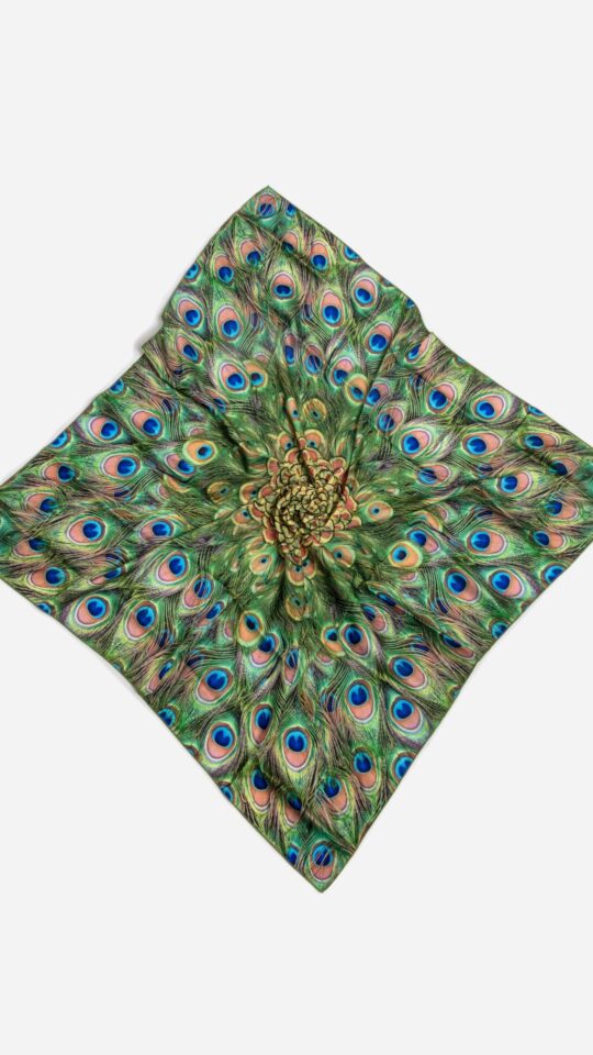 sku: ПА2534 | Brand: RoDaSoleil  | Size: 70x70  | Colors: Цветной  | Бренды RoDaSoleil | Аксессуары | Title: Платок ПАВЛИН МАЮРА