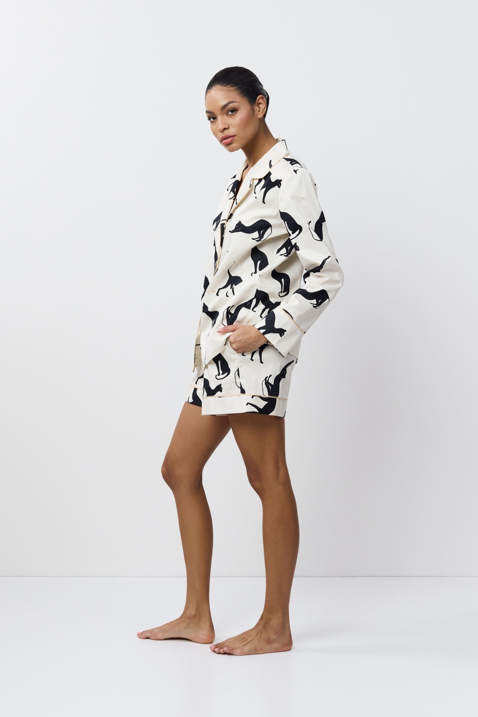 sku: NYRA | Brand: Aruelle  | Size: XSmall Small Medium Large XLarge XXLarge  | Colors: Кремовый/Черный  | Бренды Aruelle | Домашняя одежда Пижамы | Title: Пижама с шортами NYRA