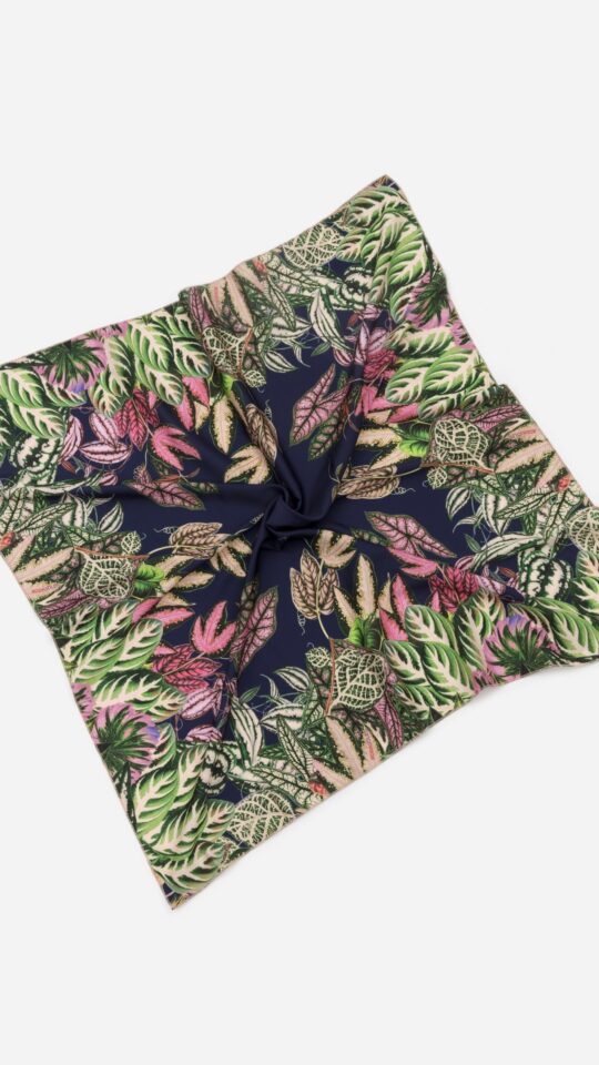sku: ПА2376 | Brand: RoDaSoleil  | Size: 70x70  | Colors: Цветной  | Бренды RoDaSoleil | Аксессуары | Title: Платок БОТАНИКА