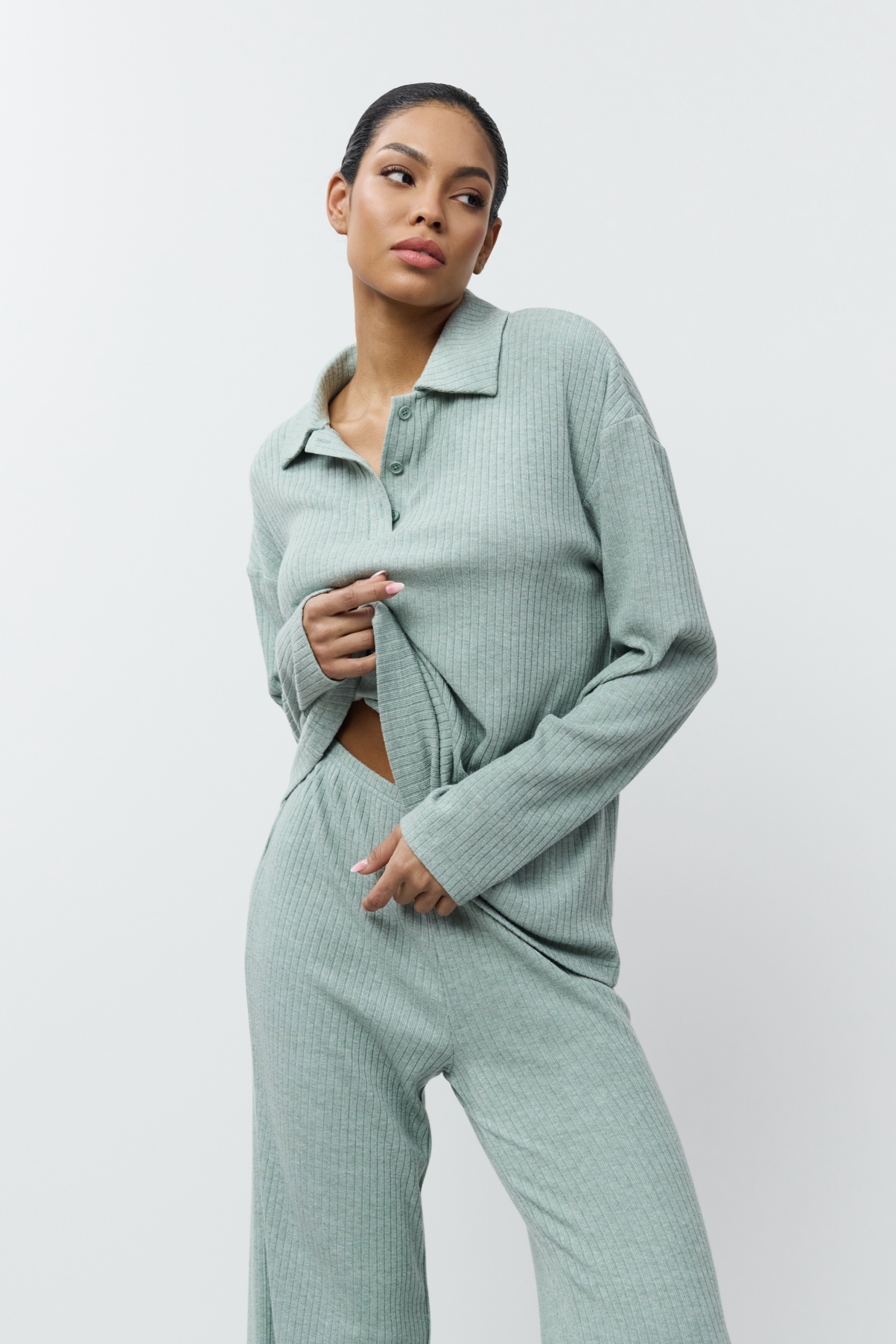 sku: SAIGE SET | Brand: Aruelle | Size: XSmall Small Medium Large XLarge XXLarge | Colors: Оливковый | Бренды Aruelle | Домашняя одежда Костюмы | Title: Комплект с брюками SAIGE SET