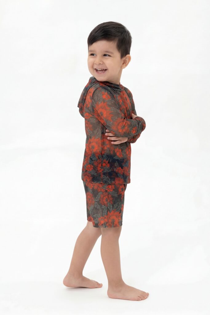 sku: 26002560 | Brand: RoDaSoleil  | Size: 104 110 116 122 128 134 140 146 152 158  | Colors: Цветной  | Бренды RoDaSoleil | Детские купальники | Title: Футболка АРКАН СОЛНЦЕ Оранжевый с капюшоном