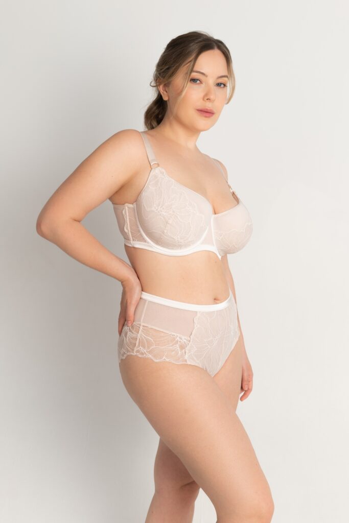 sku: 123124 | Brand: Rose&Petal  | Size: 70 D 70 E 75 B 75 C 75 D 75 E 75 F 75 G 80 B 80 C 80 D 80 E 80 F 80 G 85 B 85 C 85 D 85 E 85 F 90 B 90 C 90 D 90 E 95 C 95 D  | Colors: Шампань  | Бренды Rose&Petal | Бюстгальтер Нижнее белье Балконет | Title: Бюстгальтер ANNABELLE