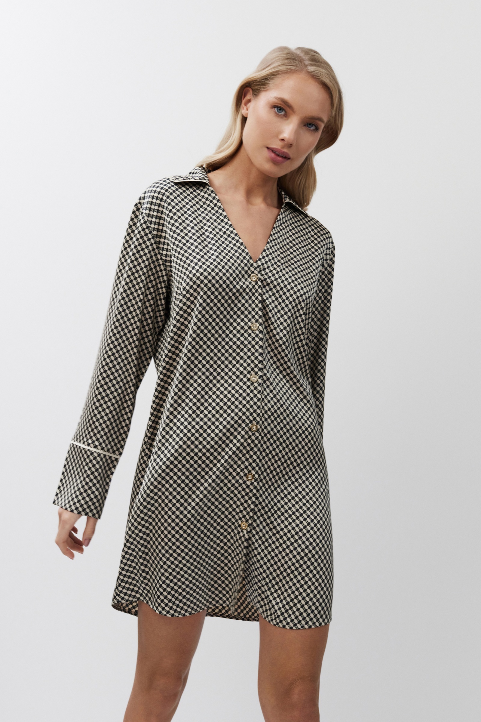 sku: ROMIE | Brand: Aruelle  | Size: XSmall Small Medium Large XLarge XXLarge  | Colors: Черный/Бежевый  | Бренды Aruelle | Домашняя одежда Сорочки | Title: Сорочка ROMIE