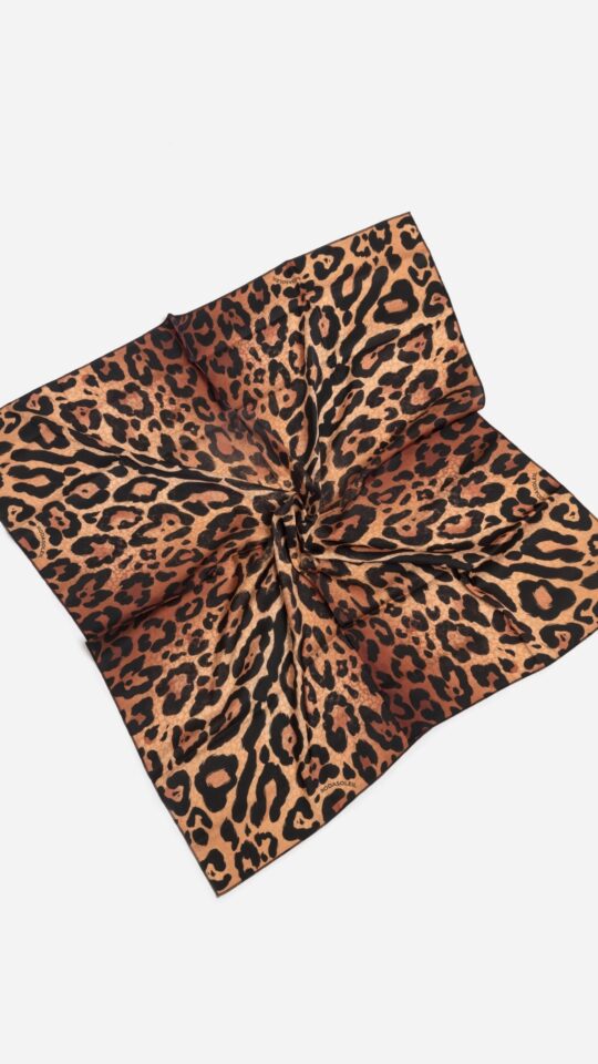 sku: ПА2525 | Brand: RoDaSoleil  | Size: 70x70  | Colors: Леопард  | Бренды RoDaSoleil | Аксессуары | Title: Платок ЛЕОПАРД 25