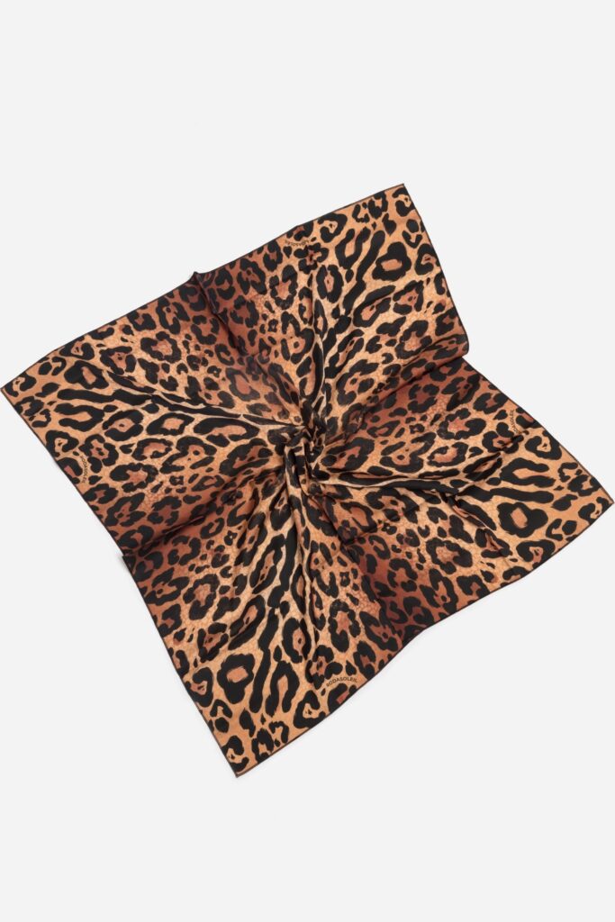 sku: ПА2525 | Brand: RoDaSoleil  | Size: 70x70  | Colors: Леопард  | Бренды RoDaSoleil® | Аксессуары | Title: Платок ЛЕОПАРД 25