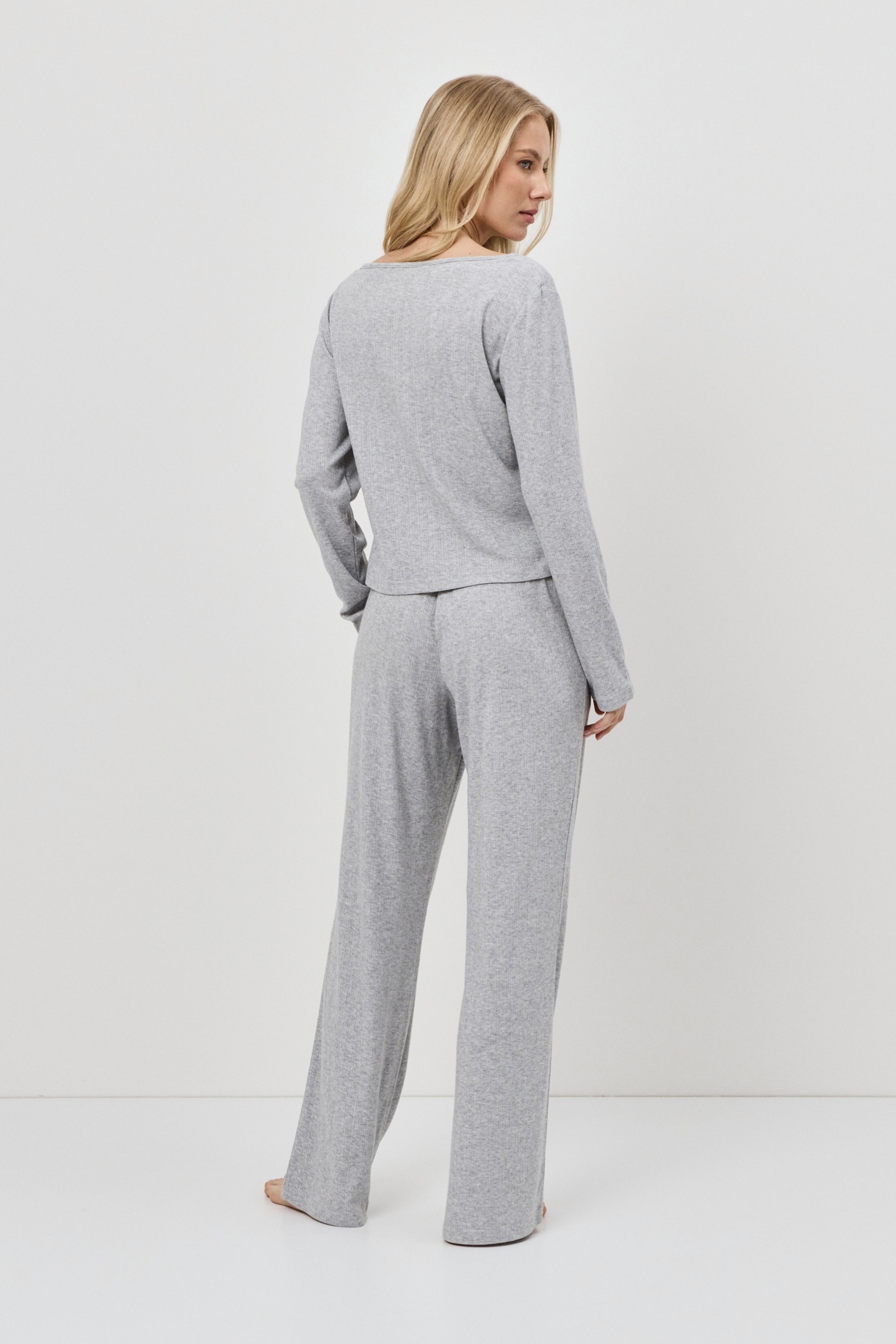 sku: NEVE | Brand: Aruelle  | Size: XSmall Small Medium Large XLarge XXLarge  | Colors: Светло-серый  | Бренды Aruelle | Домашняя одежда Костюмы | Title: Комплект с брюками NEVE