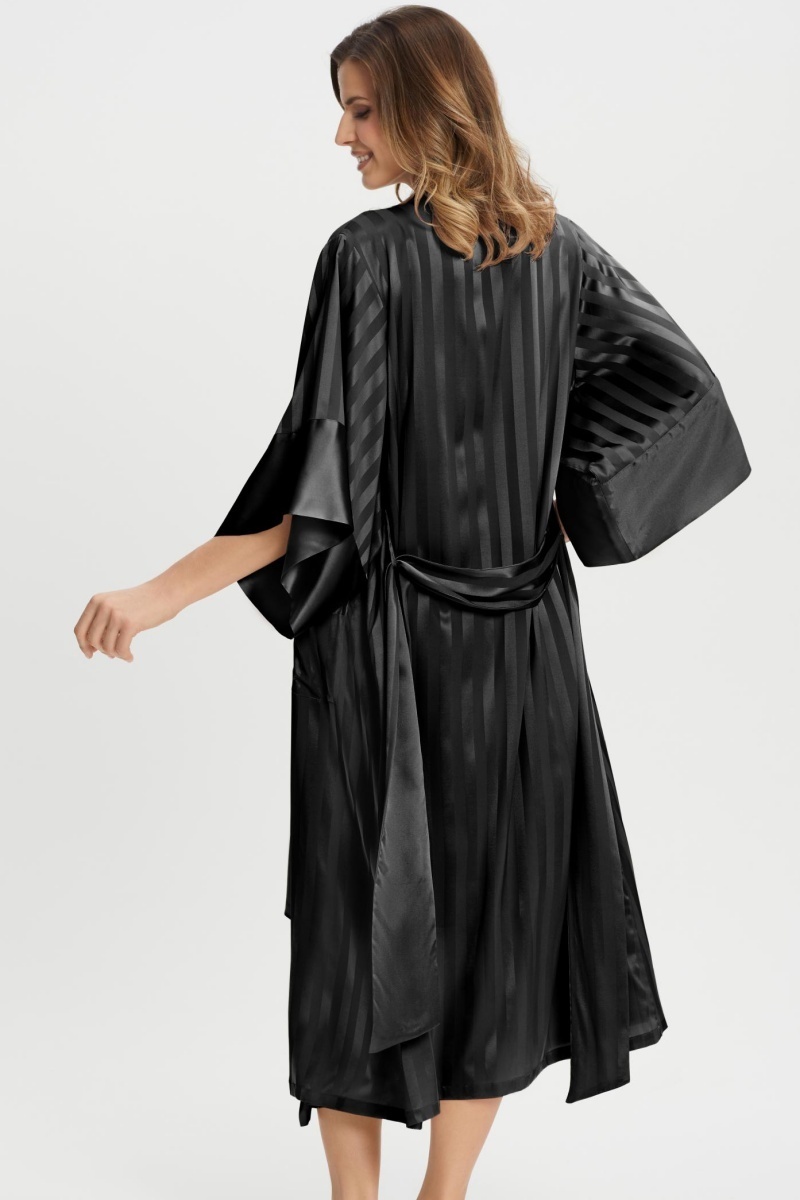 sku: W22-00SS101-L | Brand: Marc Andre  | Size: 36 38 40 42 44 46  | Colors: Черный  | Бренды Marc&Andre | Домашняя одежда Халаты | Title: Халат SILK STORY