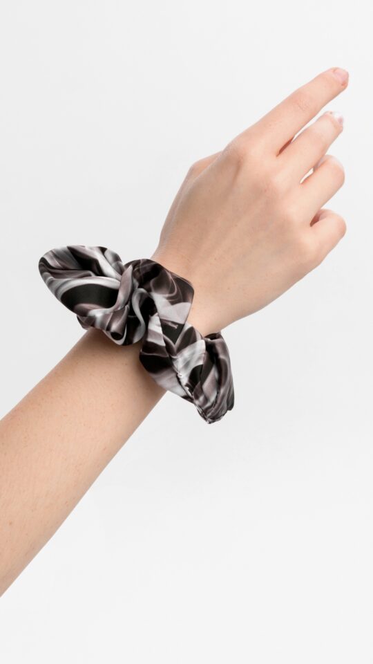 sku: РВ2472 | Brand: RoDaSoleil  | Size: Onesize  | Colors: Цветной  | Бренды RoDaSoleil | Аксессуары | Title: Резинка для волос ДЫМ