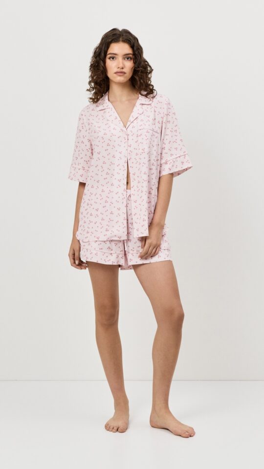 sku: BLOSSOM | Brand: Aruelle  | Size: XSmall Small Medium Large XLarge XXLarge  | Colors: Светло-Розовый  | Бренды Aruelle | Домашняя одежда Пижамы | Title: Пижама с шортами BLOSSOM
