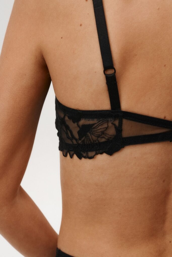 sku: 1030 | Brand: Undress Code  | Size: Small Medium Large  | Colors: Черный  | Бренды Undress Code | Бюстгальтер Нижнее белье Мягкая чашка | Title: Бюстгальтер CHANTILLY