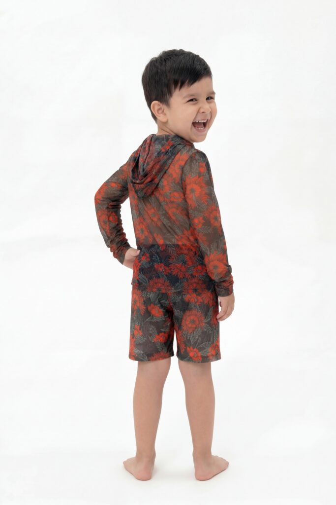 sku: 26002560 | Brand: RoDaSoleil  | Size: 104 110 116 122 128 134 140 146 152 158  | Colors: Цветной  | Бренды RoDaSoleil | Детские купальники | Title: Футболка АРКАН СОЛНЦЕ Оранжевый с капюшоном