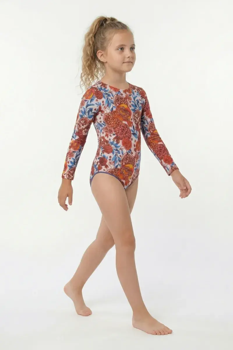 sku: 23002342 | Brand: RoDaSoleil | Size: 104 110 116 122 128 134 140 146 | Colors: Красный | Бренды RoDaSoleil | Детские купальники | Title: Слитный купальник ГРАНАТЫ КРАСНЫЕ