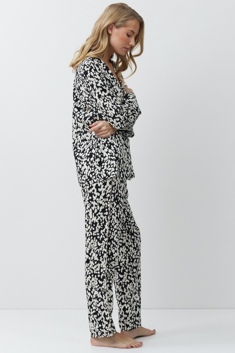 sku: SOLENE | Brand: Aruelle  | Size: XSmall Small Medium Large XLarge XXLarge  | Colors: Черный/Молочный  | Бренды Aruelle | Домашняя одежда Пижамы | Title: Пижама с брюками SOLENE