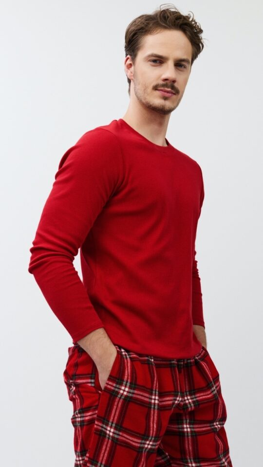 sku: BENSON | Brand: Aruelle  | Size: Small Medium Large XLarge XXLarge  | Colors: Красный  | Бренды Aruelle | Мужская коллекция Пижамы | Title: Пижама с брюками BENSON