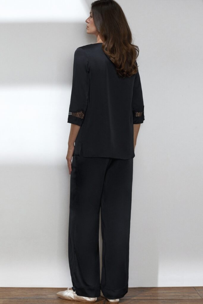 sku: 62118-2 | Brand: Laete  | Size: 52 54 44 46 48 50  | Colors: Черный  | Бренды Laete | Домашняя одежда Пижамы | Title: Пижама с брюками