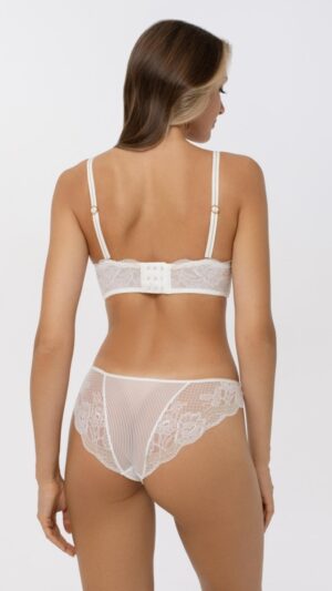 sku: S25-0193-O1-BZO-LZ | Brand: Marc Andre  | Size: 36 38 40 42 44 46  | Colors: Белый  | Бренды Marc&Andre | Трусы Нижнее белье Бразильяна | Title: Бразильяна EMBRACING