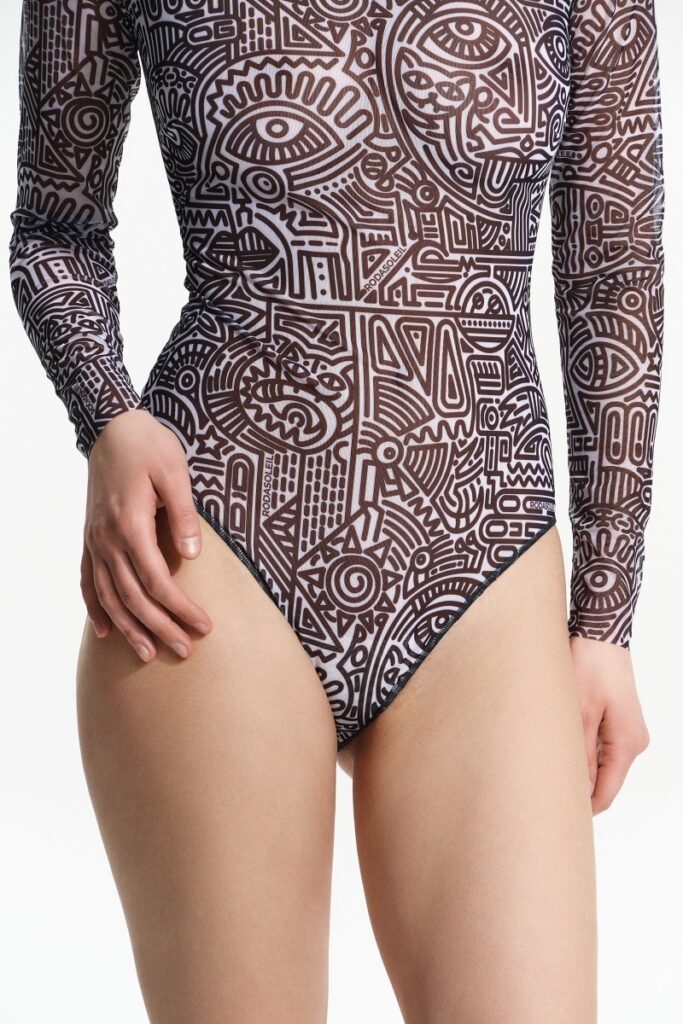 sku: 25001035 | Brand: RoDaSoleil  | Size: XSmall Small Medium Large XLarge  | Colors: Цветной  | Бренды RoDaSoleil | Купальники Слитные | Title: Слитный купальник DOODLING