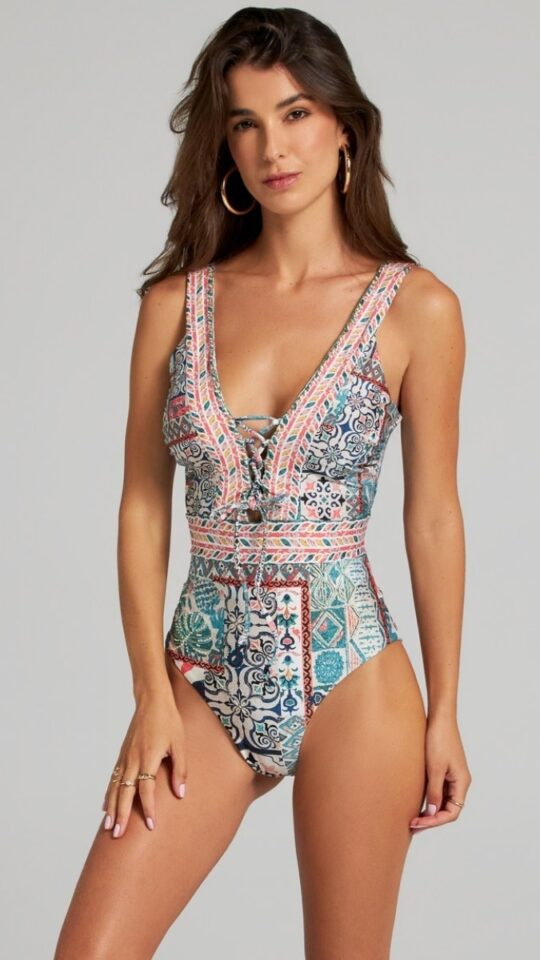 sku: 25098M | Brand: Cosita Linda  | Size: Small Medium Large XLarge  | Colors: Мульти  | Бренды Cosita Linda | Купальники Слитные | Title: Слитный купальник NOSTALGIC PATCHWORK