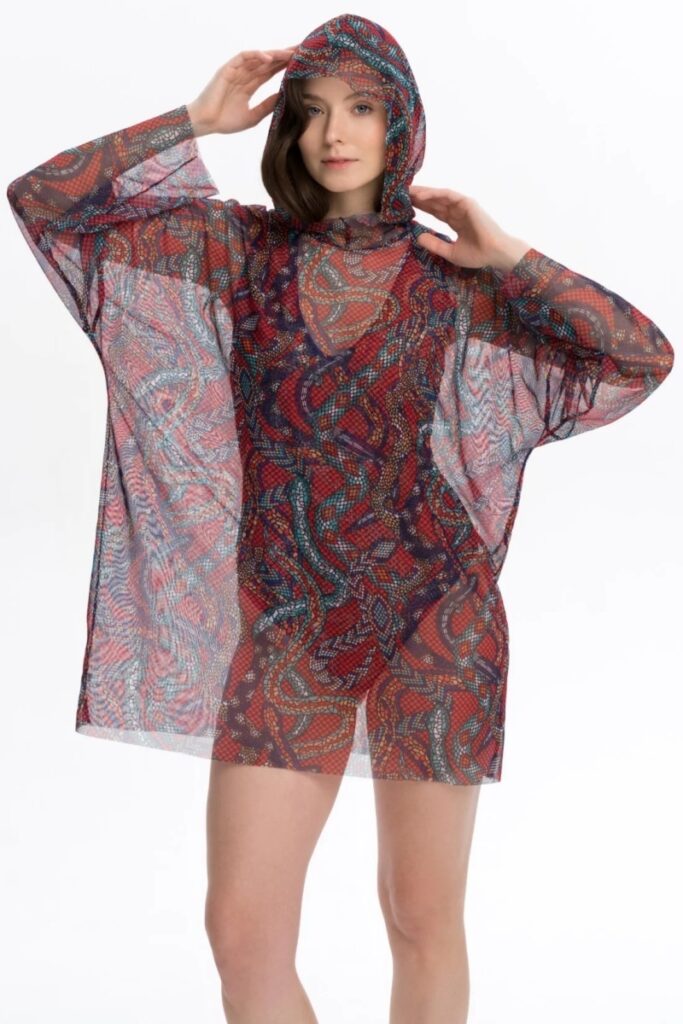 sku: 25004574 | Brand: RoDaSoleil  | Size: L/XL S/M  | Colors: Цветной  | Бренды RoDaSoleil | Пляжная одежда | Title: Футболка ЗМЕИ МОЗАИКА с капюшоном