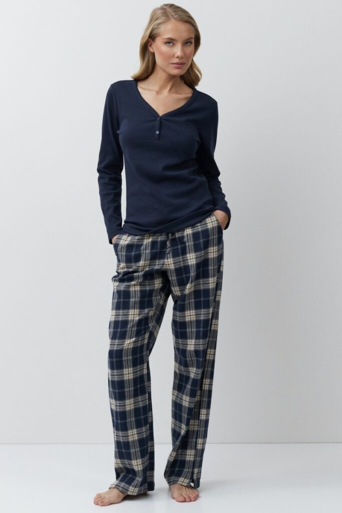 sku: LUCIE | Brand: Aruelle  | Size: XSmall Small Medium Large XLarge XXLarge  | Colors: Синий/Бежевый  | Бренды Aruelle | Домашняя одежда Пижамы | Title: Пижама с брюками LUCIE