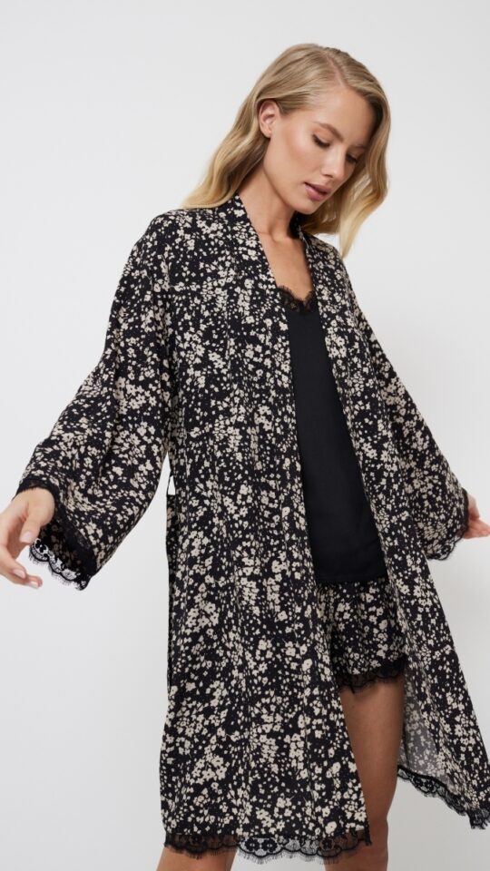 sku: ELI | Brand: Aruelle  | Size: XSmall Small Medium Large XLarge XXLarge  | Colors: Черный  | Бренды Aruelle | Домашняя одежда Халаты | Title: Халат ELI