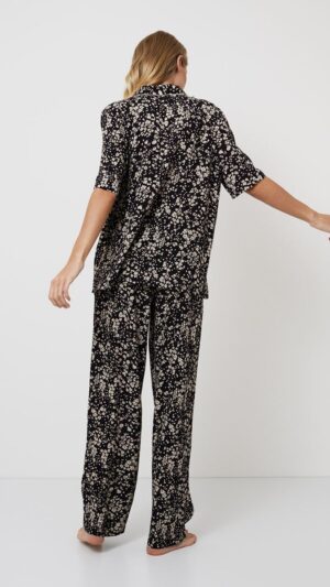 sku: ELAINA | Brand: Aruelle  | Size: XSmall Small Medium Large XLarge XXLarge  | Colors: Черный  | Бренды Aruelle | Домашняя одежда Пижамы | Title: Пижама с брюками ELAINA