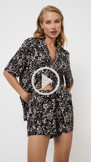 sku: ELAINA | Brand: Aruelle  | Size: XSmall Small Medium Large XLarge XXLarge  | Colors: Черный  | Бренды Aruelle | Домашняя одежда Пижамы | Title: Пижама с шортами ELAINA