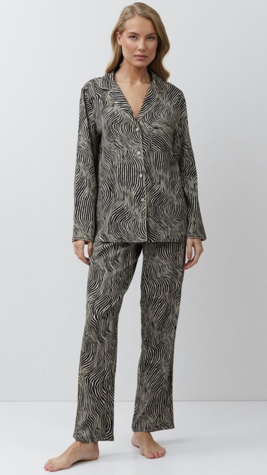 sku: LINNA | Brand: Aruelle  | Size: XSmall Small Medium Large XLarge XXLarge  | Colors: Черный/Мокка  | Бренды Aruelle | Домашняя одежда Пижамы | Title: Пижама с брюками LINNA