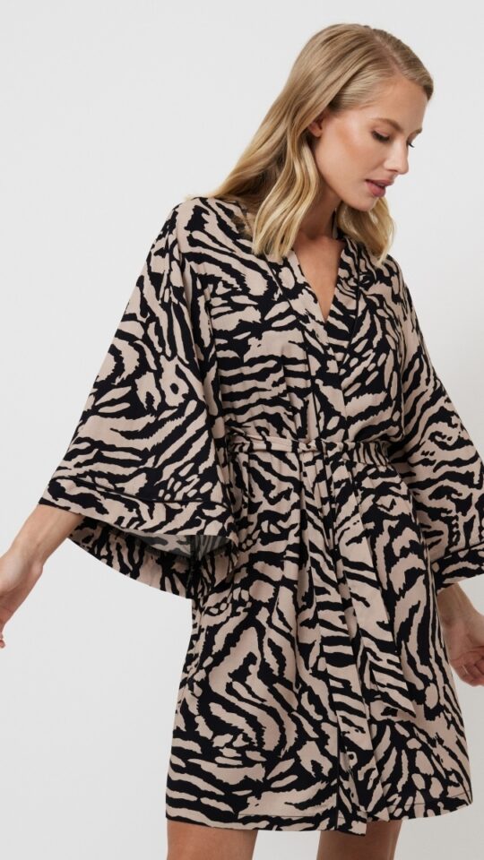 sku: SHERRY | Brand: Aruelle  | Size: XSmall Small Medium Large XLarge  | Colors: Капучино/Черный  | Бренды Aruelle | Домашняя одежда Халаты | Title: Халат SHERRY