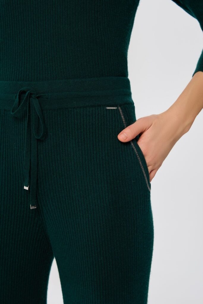 sku: W25-00CH0310 | Brand: Marc Andre  | Size: 36 38 40 42 44 46  | Colors: Изумруд  | Бренды Marc&Andre | Кашемир Брюки | Title: Брюки QUITE MOTION