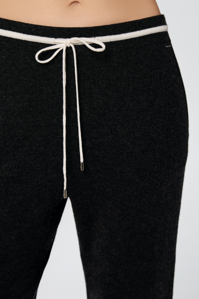sku: W25-00CH0510 | Brand: Marc Andre  | Size: 36 38 40 42 44 46  | Colors: Черный  | Бренды Marc&Andre | Кашемир Брюки | Title: Брюки URBAN BLOCK