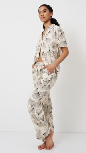 sku: SEASHELL | Brand: Aruelle  | Size: XSmall Small Medium Large XLarge XXLarge  | Colors: Экрю  | Бренды Aruelle | Домашняя одежда Пижамы | Title: Пижама с брюками SEASHELL