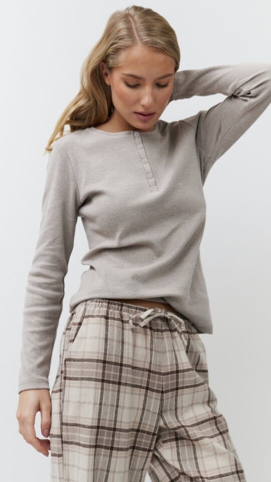 sku: MARTINA | Brand: Aruelle  | Size: XSmall Small Medium Large XLarge XXLarge  | Colors: Бежевый  | Бренды Aruelle | Домашняя одежда Пижамы | Title: Пижама с брюками MARTINA