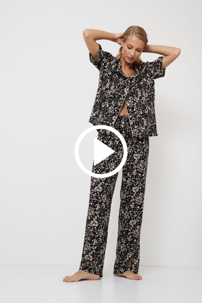 sku: ELAINA | Brand: Aruelle  | Size: XSmall Small Medium Large XLarge XXLarge  | Colors: Черный  | Бренды Aruelle | Домашняя одежда Пижамы | Title: Пижама с брюками ELAINA