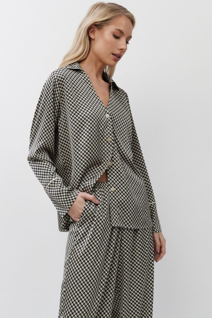 sku: ROMIE | Brand: Aruelle  | Size: XSmall Small Medium Large XLarge XXLarge  | Colors: Черный/Бежевый  | Бренды Aruelle | Домашняя одежда Пижамы | Title: Пижама с брюками ROMIE
