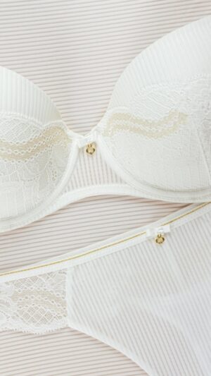 sku: S25-0115-06-RGM-LY | Brand: Marc Andre  | Size: 70 B 70 C 70 D 70 E 75 A 75 B 75 C 75 D 75 E 80 A 80 B 80 C 80 D 80 E 85 B 85 C 85 D 85 E  | Colors: Белый  | Бренды Marc&Andre | Бюстгальтер Нижнее белье Пуш-ап | Title: Бюстгальтер EMBRACING