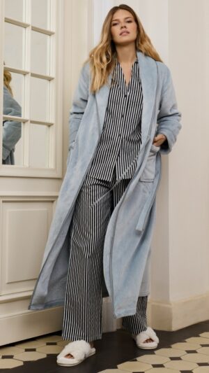 sku: LEA | Brand: Aruelle  | Size: XSmall Small Medium Large XLarge XXLarge  | Colors: Серо-голубой  | Бренды Aruelle | Домашняя одежда Халаты | Title: Халат LEA