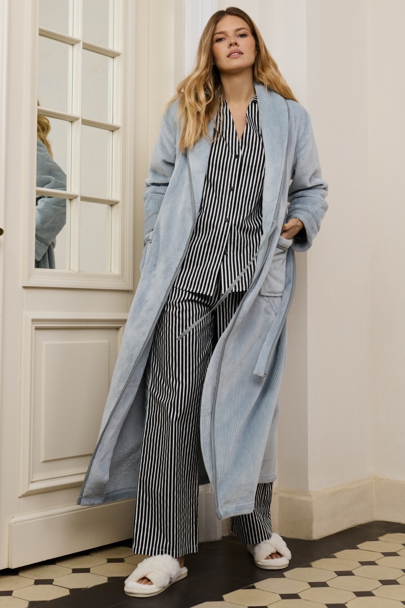 sku: LEA | Brand: Aruelle  | Size: XSmall Small Medium Large XLarge XXLarge  | Colors: Серо-голубой  | Бренды Aruelle | Домашняя одежда Халаты | Title: Халат LEA