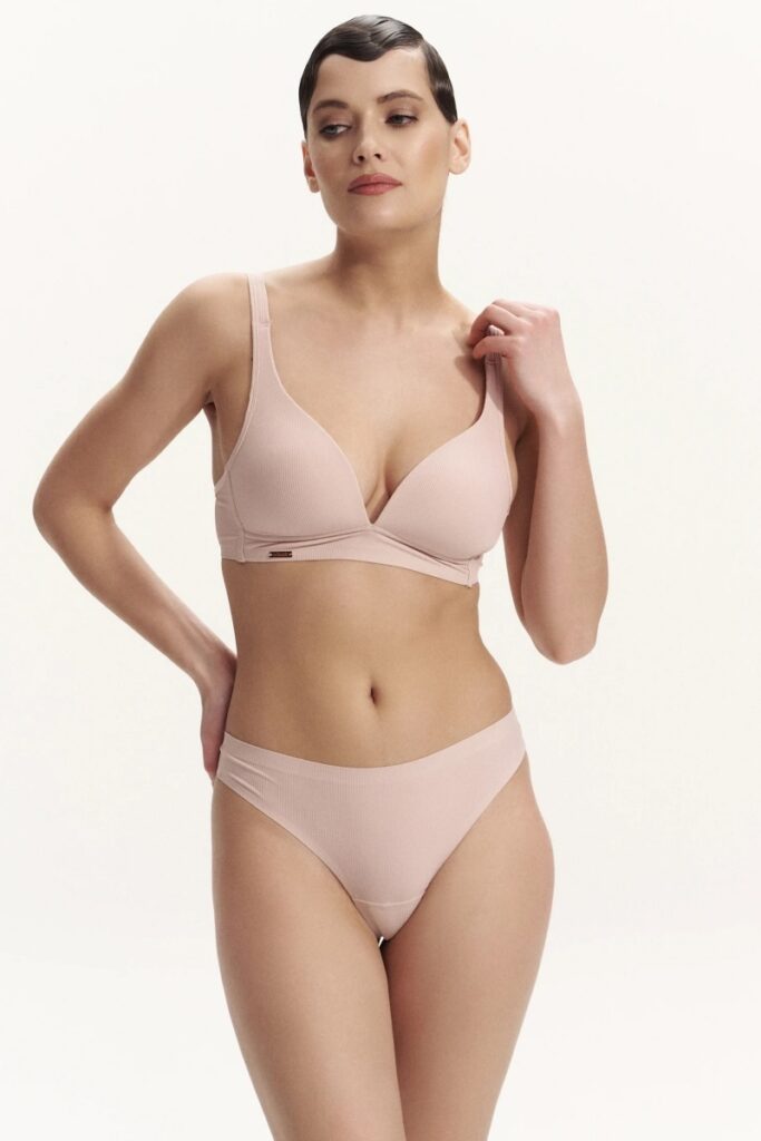sku: 10610 | Brand: Selmark  | Size: Small Medium Large XLarge  | Colors: Белый Коралловый Пудра Серый Табак Черный  | Бренды Selmark | Бюстгальтер Нижнее белье Бескаркасный | Title: Бюстгальтер COMFORT