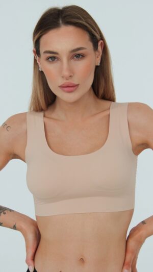 sku: 111061 | Brand: Rose&Petal  | Size: Small Medium Large XLarge XXLarge  | Colors: Поджаренный миндаль Черный  | Бренды Rose&Petal | Бюстгальтер Нижнее белье Топ | Title: Базовый топ на широких бретелях